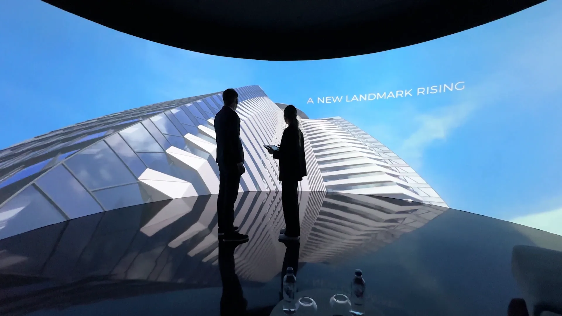 Show the whole project, life-size