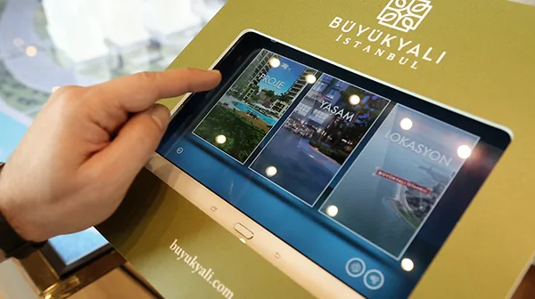 Selecting project content on the dedicated iPad interface