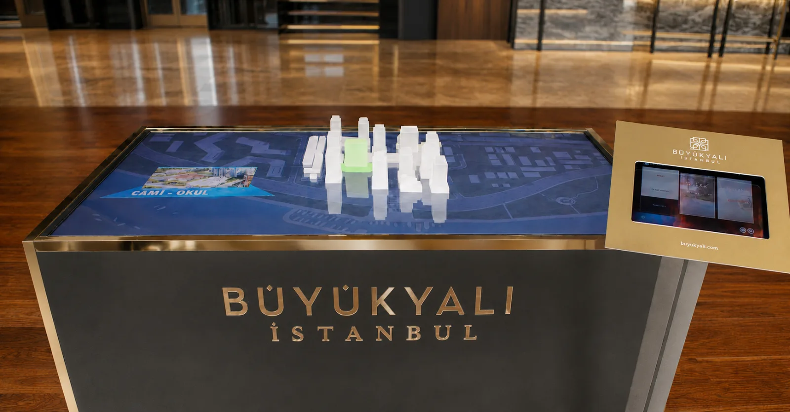 Büyükyalı scale model table with its touch control screen